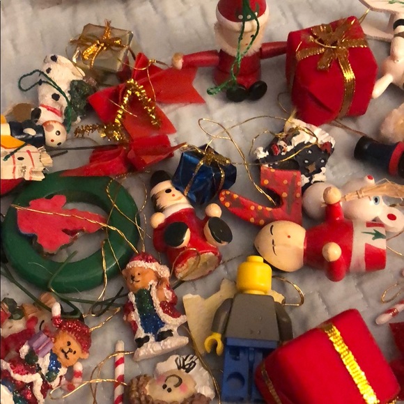 A variety of mini ornaments. - Picture 4 of 4